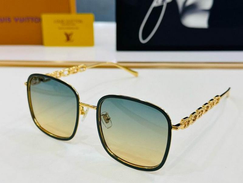 LV Sunglasses 573